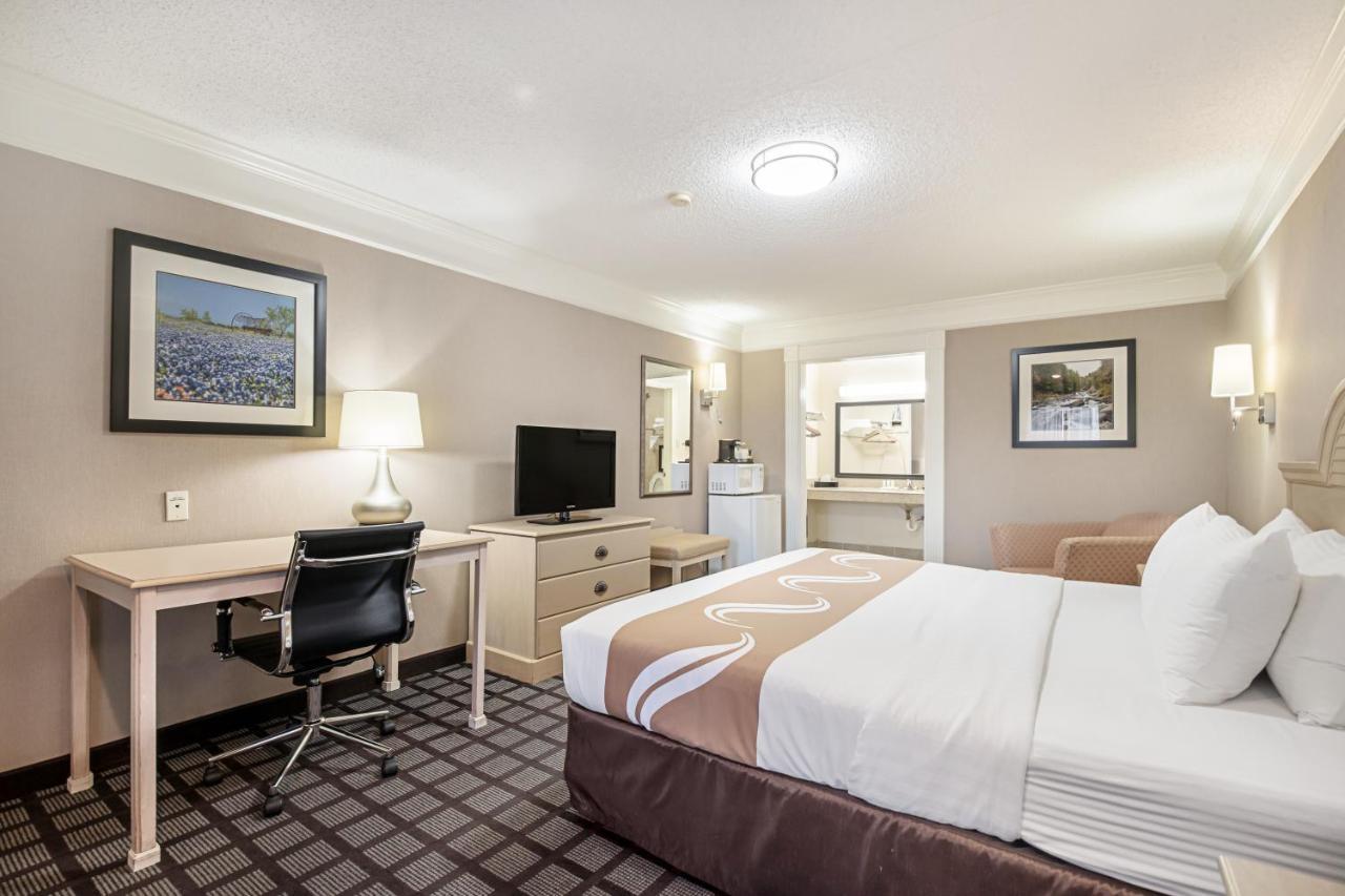 Quality Inn Near Lake Marble Falls Bagian luar foto