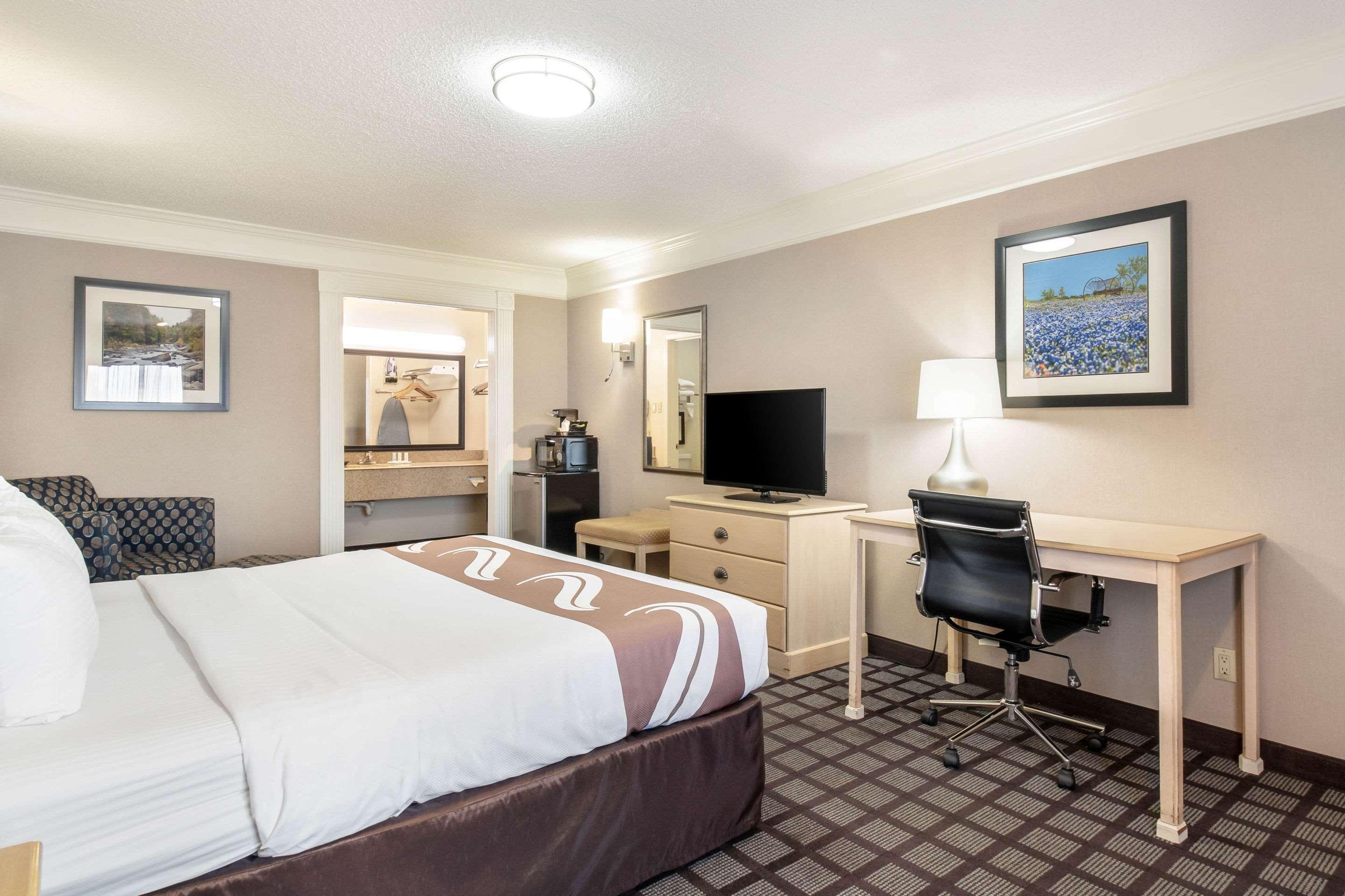 Quality Inn Near Lake Marble Falls Bagian luar foto