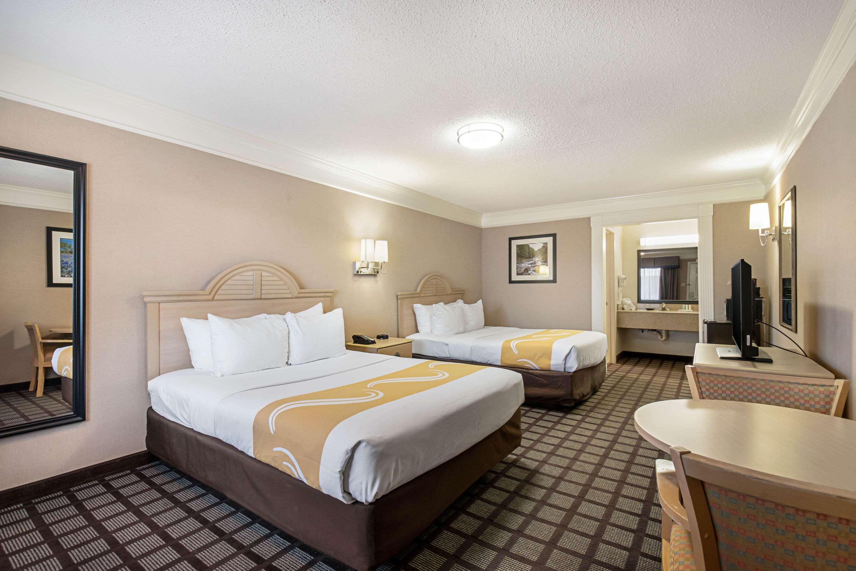 Quality Inn Near Lake Marble Falls Bagian luar foto