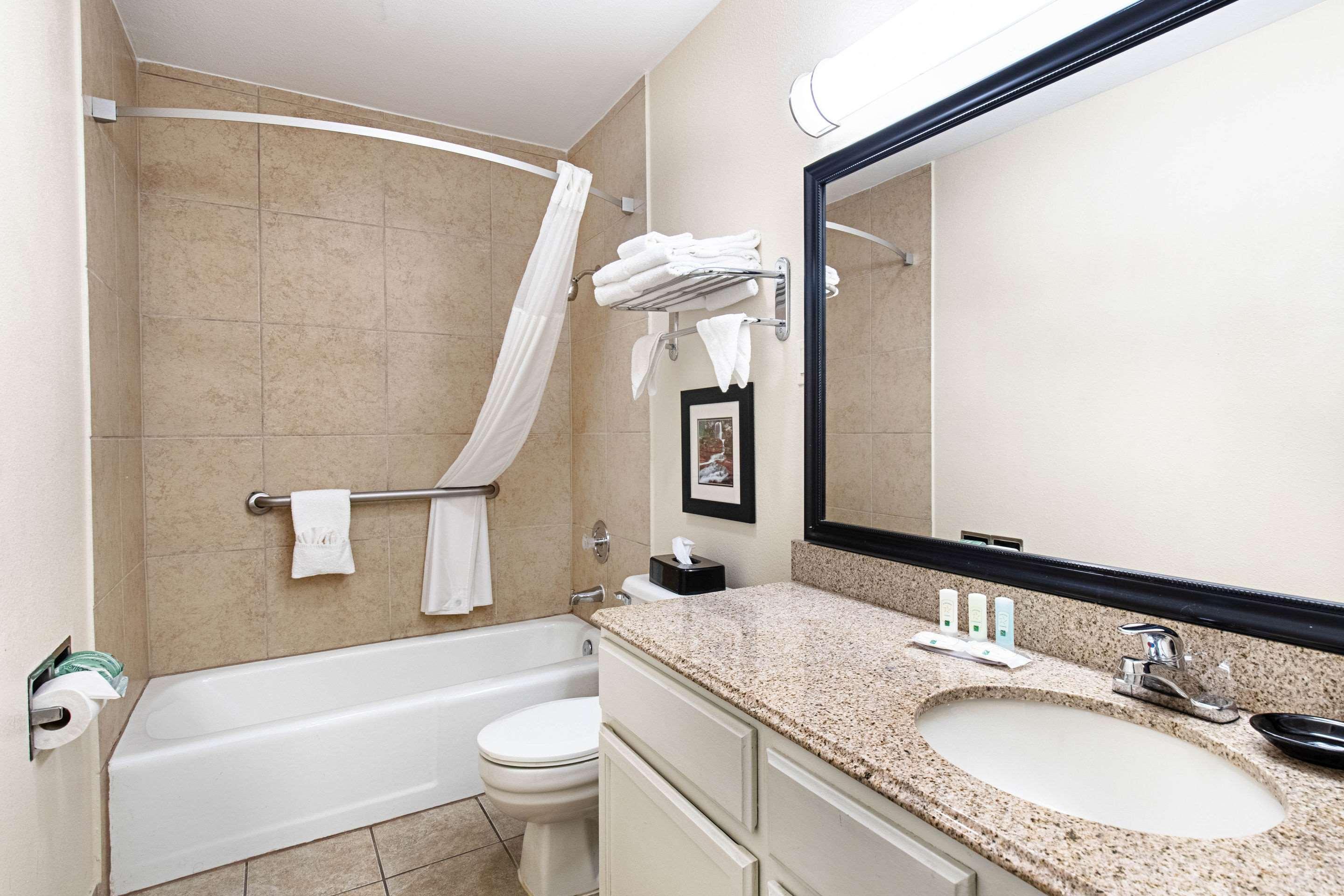 Quality Inn Near Lake Marble Falls Bagian luar foto