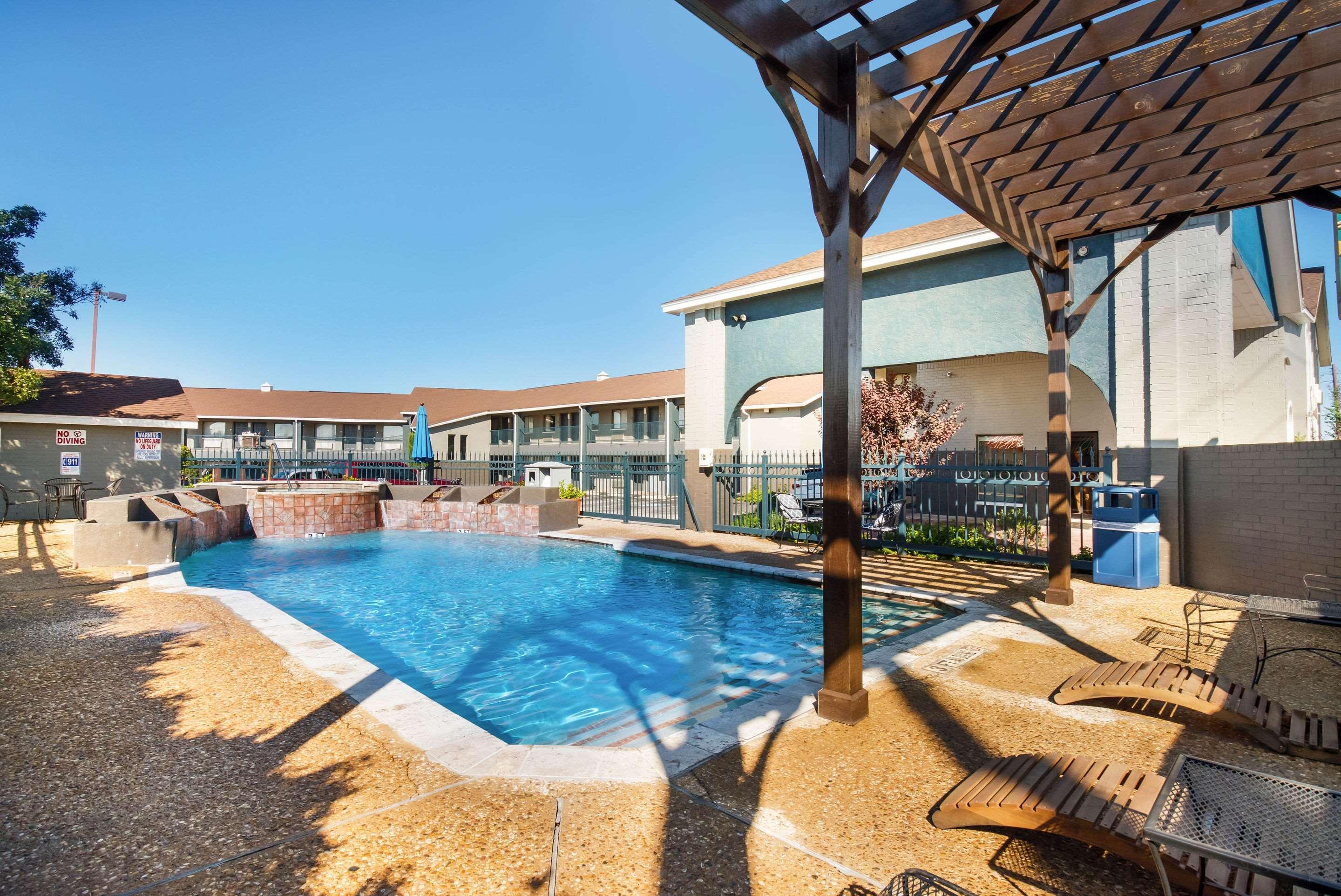Quality Inn Near Lake Marble Falls Bagian luar foto