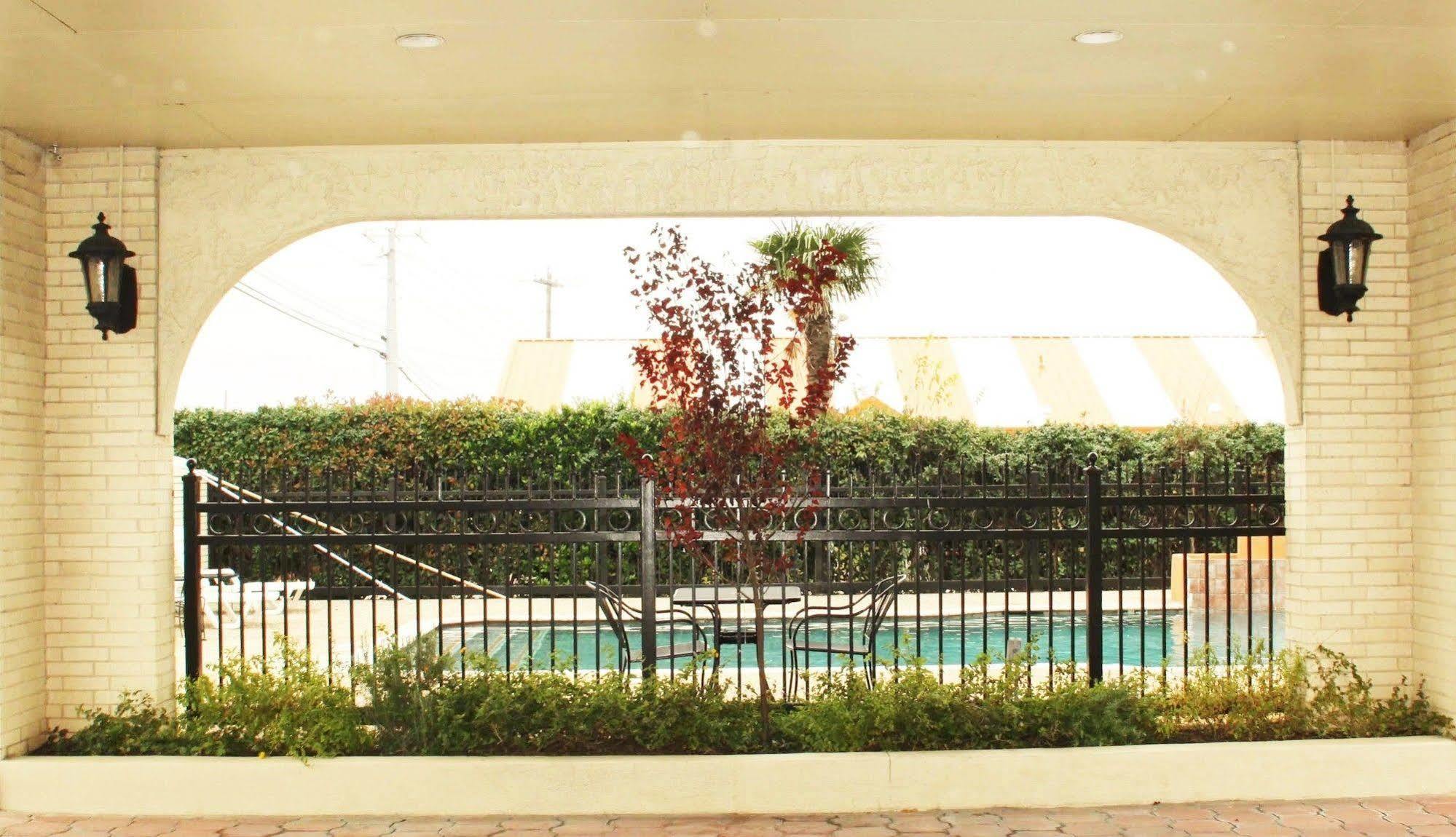 Quality Inn Near Lake Marble Falls Bagian luar foto